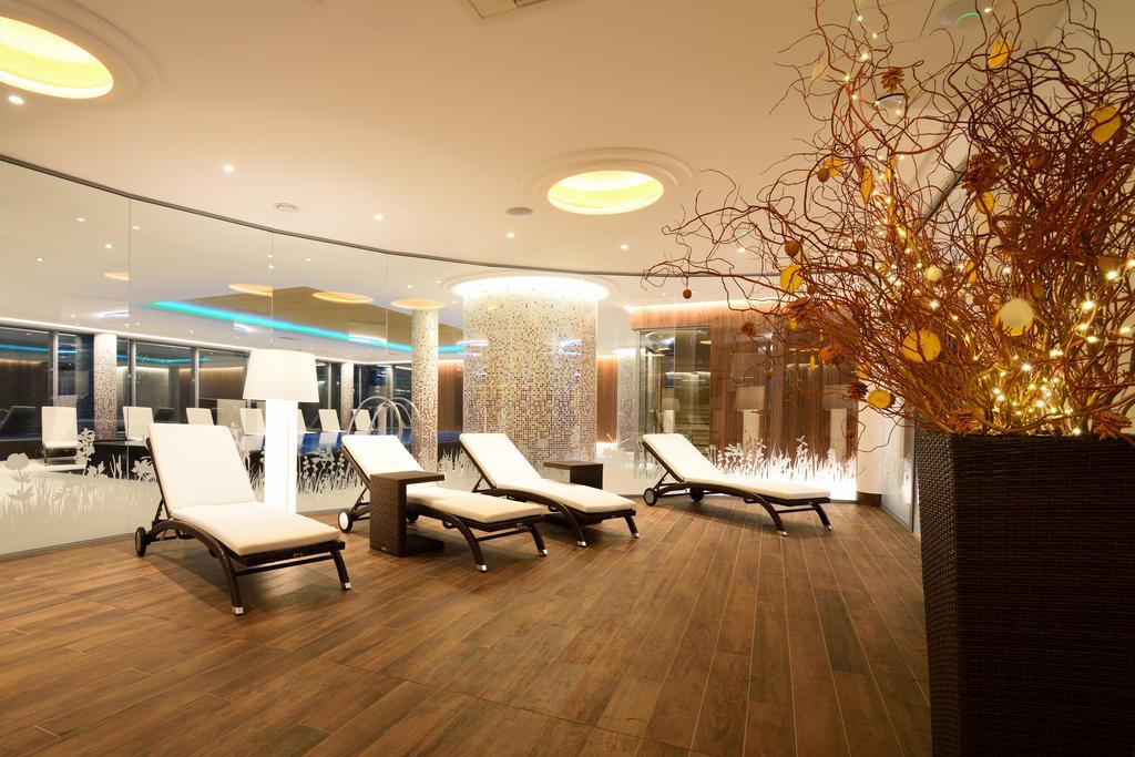 אוסטראון Hotel Olympic Spa & Wellness מראה חיצוני תמונה